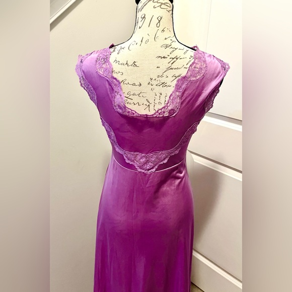Vintage 1950s Sexy Nightgown/Dress Slip by Blush Intimates. Lilac, Lace, Size M - Picture 3 of 10